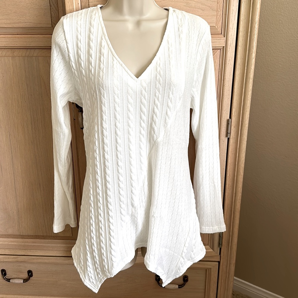 NWT white v-neck sweater size small